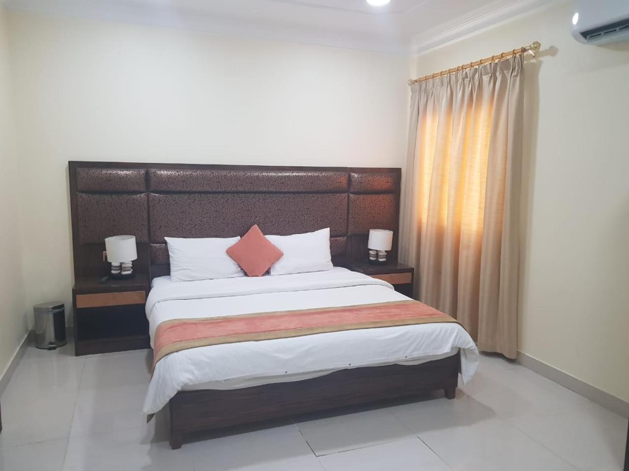 Bahrain Bay 3*